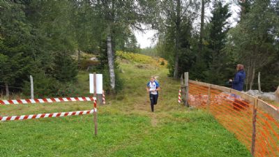 Maria på väg i mål under fjolårets Stafett-DM i Eksjö.