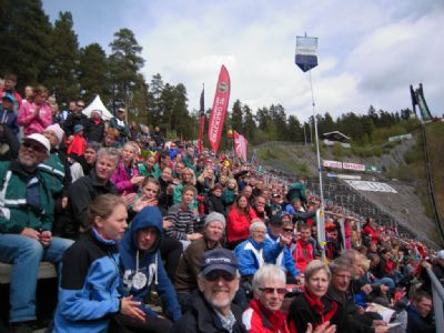 Under vårens EM i Dalarna fick orienteringen ett publikt genombrott, både på arenan och via TV. Här en bild från publikhavet vid hoppbacken på Lugnet i Falun.