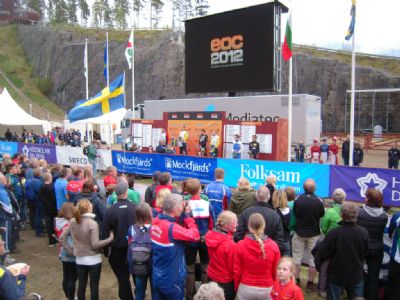 Jonas Leandersson har tagit emot sin guldmedalj vid EM-sprinten på Lugnets skidstadion. Här tog orienteringen ett stort kliv som publiksport inför en enorm publik.