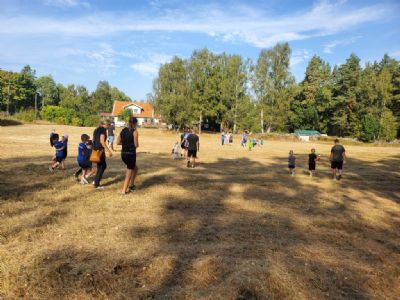 	Samling i Sunelycke! 8 september 2024 gick en deltävling i Allan Höglind Cup där Söndagsskoj var inbjudna.