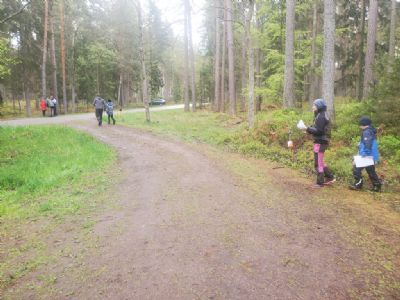 Förberedelser innan en runda med stjärn-OL i Sunelycke under söndagen.