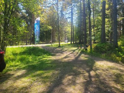 I v&auml;ntan p&aring; eleverna. Det var str&aring;lande sol samtliga 3 dagar vi hade orientering p&aring; schemat f&ouml;r eleverna. Otrolig tur!
