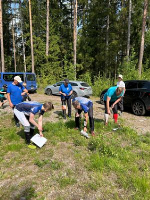 Klart för start på förstasträckan där Simon, Jonas och John ska ge sig ut.