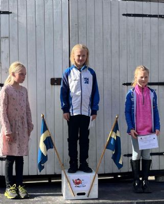 Sofie Jonsson vann D 10 överlägset på söndagens tävling i Karlshamn. 